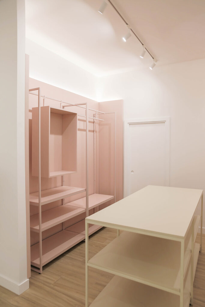 23 Loja na cidade templária | Hauss - Interior Design e Contract