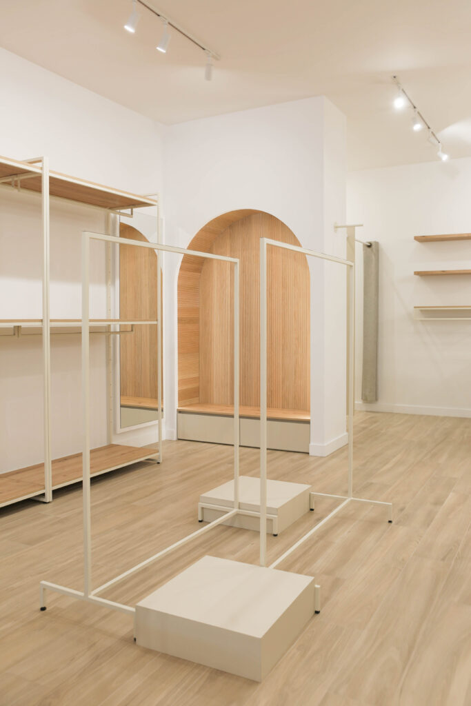 26 Loja na cidade templária | Hauss - Interior Design e Contract