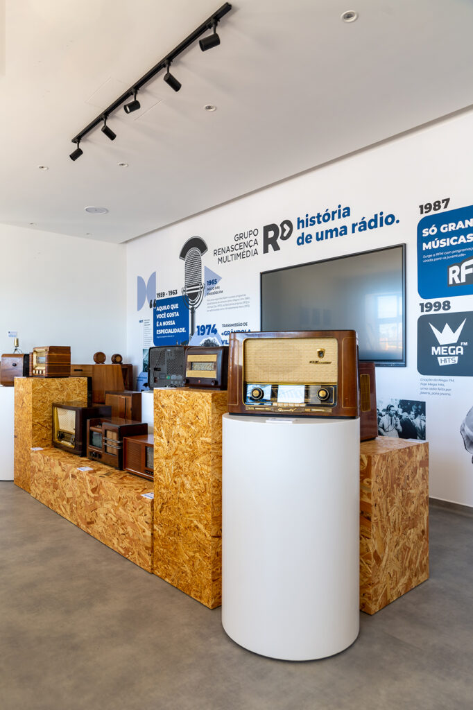 17 Rádio em Linha | Hauss - Interior Design e Contract